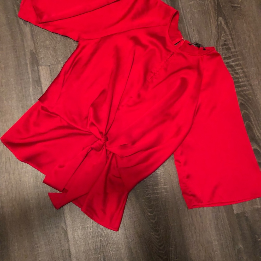 Beautiful red blouse size L just in time for Christmas